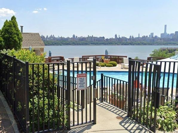 60 Bergen Ridge Rd #1