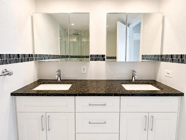 4800 Bayview Dr #306 — Photo 14