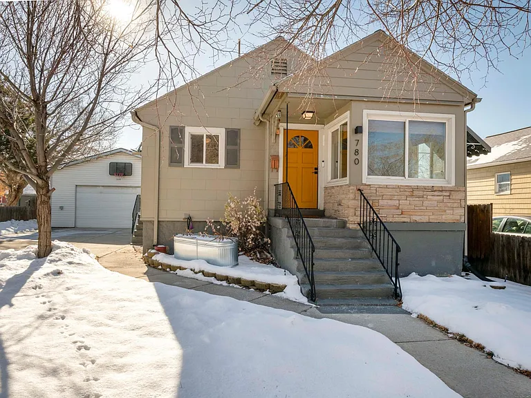 780 E Loveland Ave — Photo 1