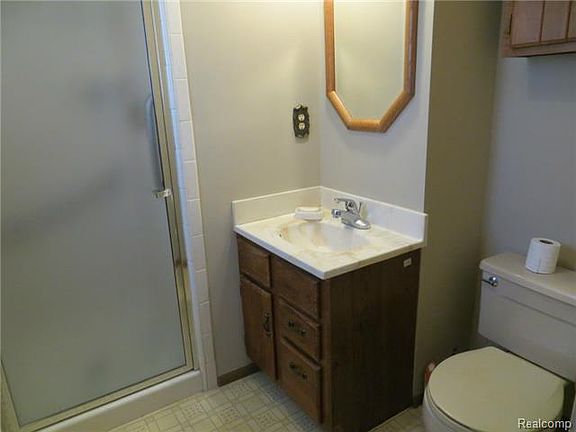 4th image of 8123 New Bradford Blvd