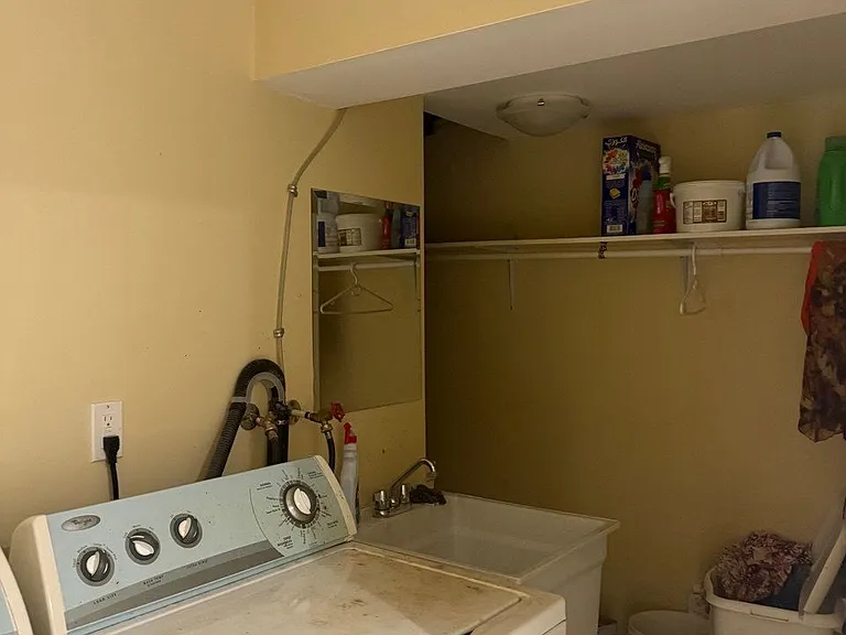 19 Granard Blvd #BASEMENT — Photo 11