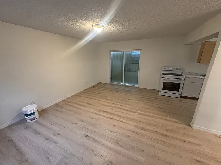 200 SW 20th Ave #2 — Photo 10