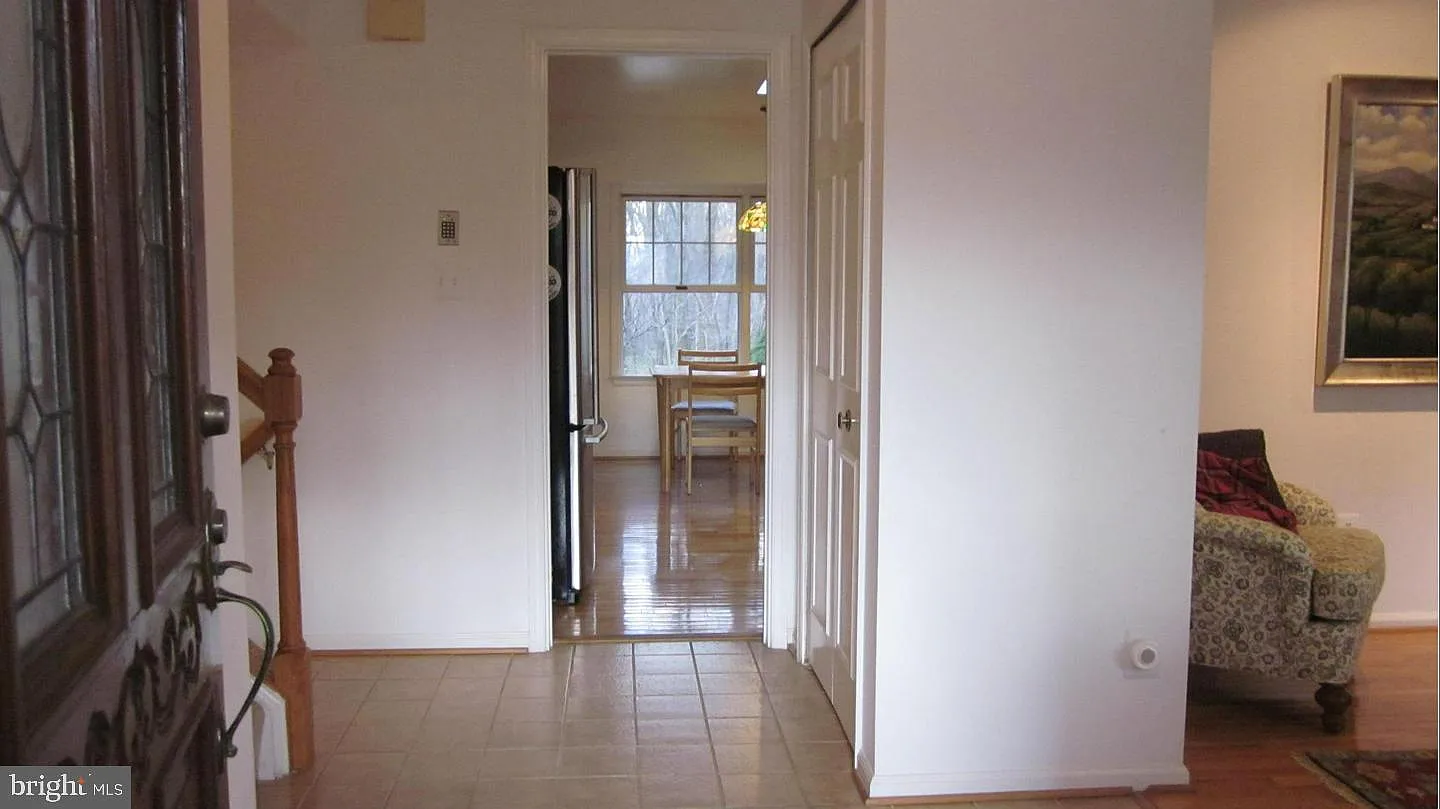 4 bed, 3.5 bath, 3096 sqft, $4,600 — Photo 3