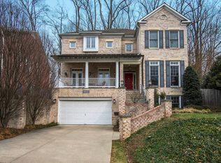 9015 Lindale Dr, Bethesda, MD 20817