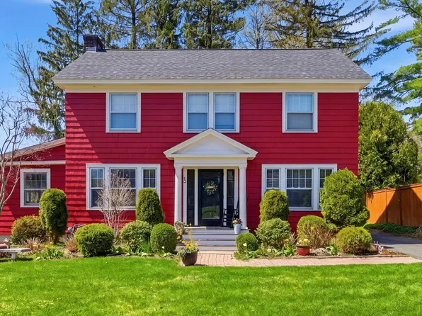 42 Lexington Pkwy, Pittsfield, MA 01201