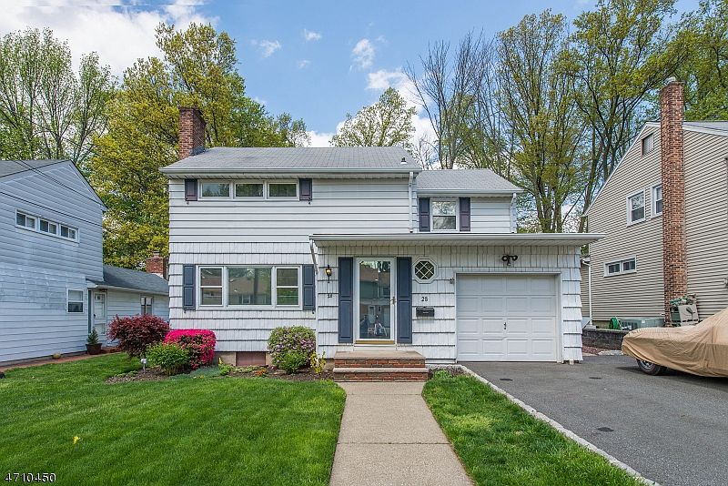 1st image of 28 Brentwood Dr