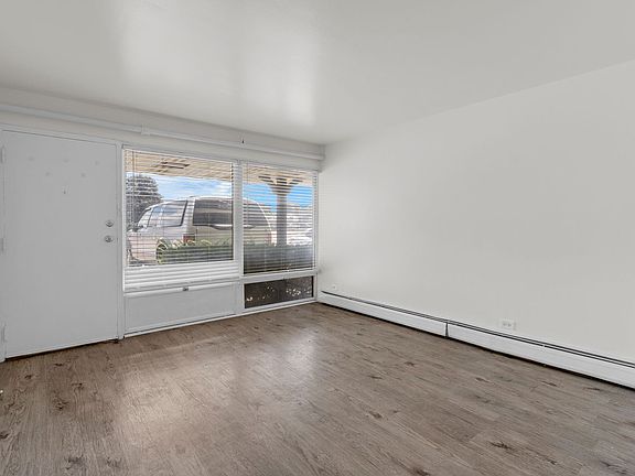 5th image of 1722 N Mannheim Rd APT 28