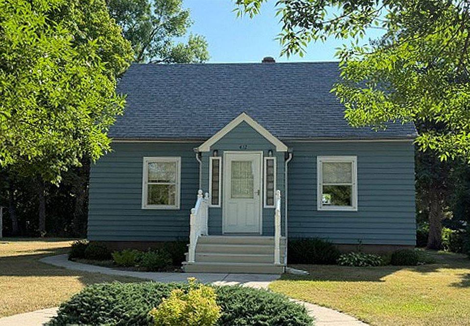 1st image of 412 Foss Ave N