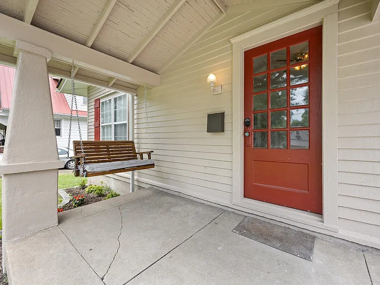 609 Country Club Rd — Photo 2