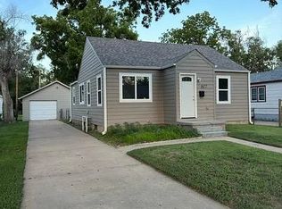 617 Montrose St, Salina, KS 67401