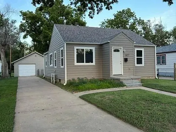 617 Montrose St, Salina, KS 67401