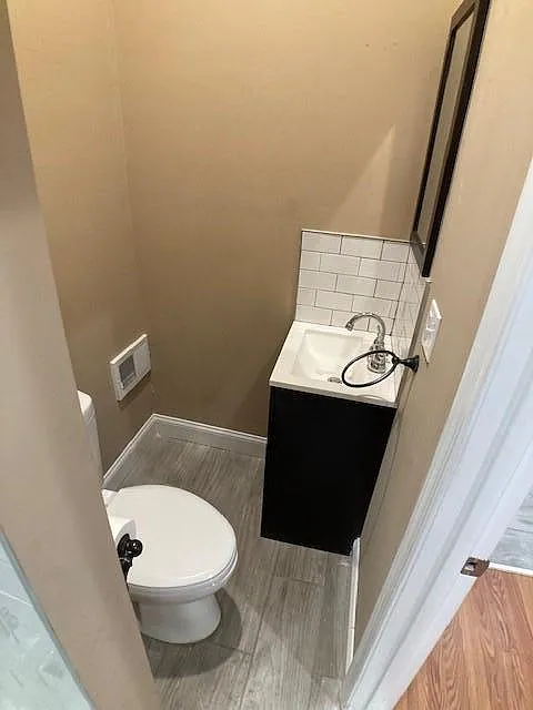 5 bed, 2000 sqft, $1,620 — Photo 3