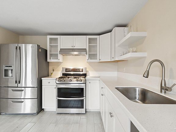 3rd image of 1507 W Wright St