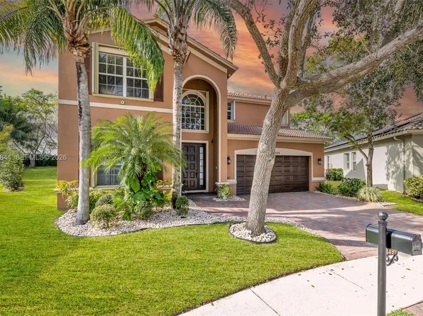 4499 W Whitewater Ave, Fort Lauderdale, FL 33332