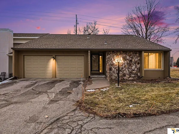 5172 S 150th Plz #2-D, Omaha, NE 68137