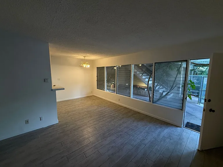 1520 N Hayworth Ave — Photo 26
