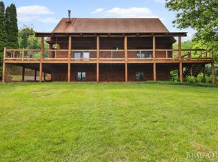 512 Whites Bridge Rd, Belding, MI 48809
