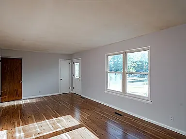1556 Brookdale Ave — Photo 8