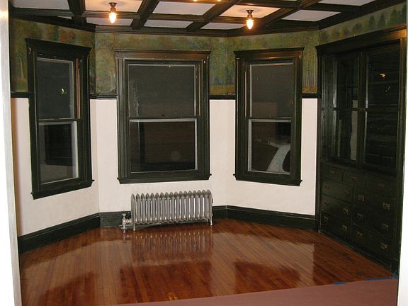 3rd image of 134 Kenoza Ave Floor 1