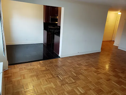 Rented by Metro Garden Realty NYC | media 40