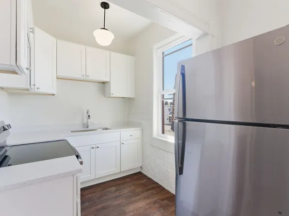 105 High St, Holyoke, MA 01040