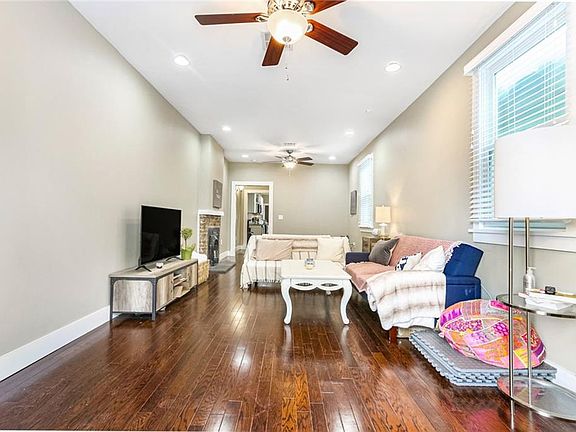 2nd image of 7608-10 Cohn St