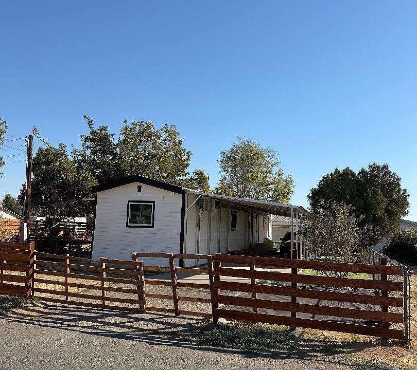 2nd image of 1932 8th Ave