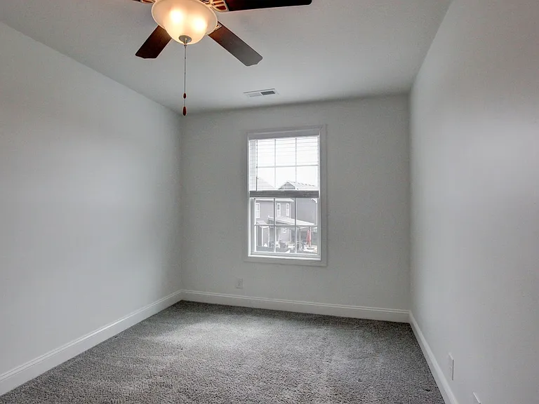 702 Ellie Nat Dr — Photo 40