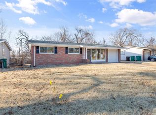 10427 Viscount Dr, Saint Louis, MO 63136