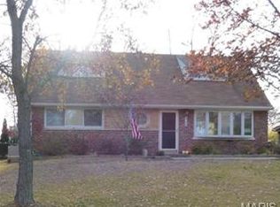 8749 Del Vista Dr, Saint Louis, MO