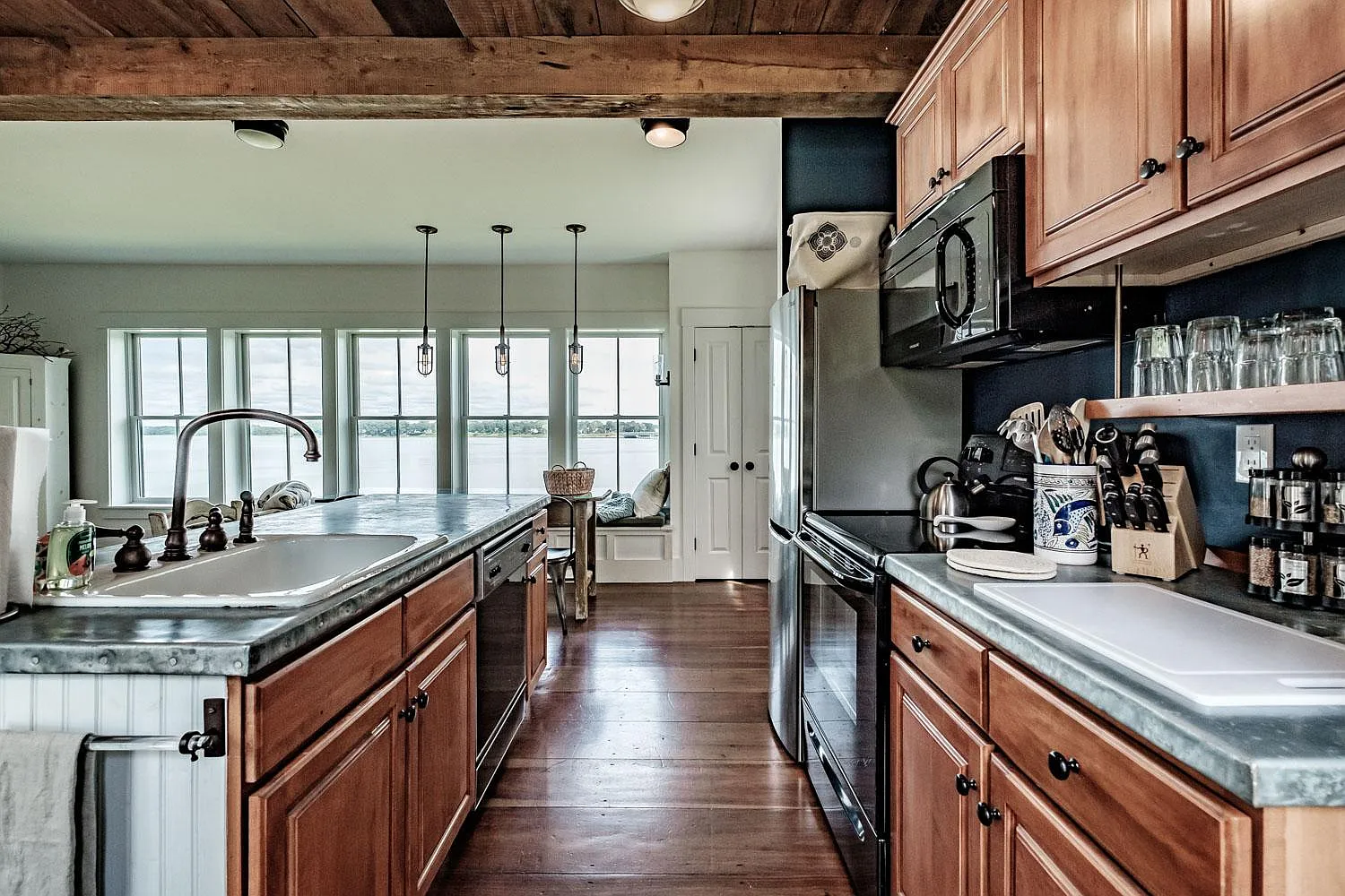 1 bed, 1.5 bath, 1100 sqft, $3,000 — Photo 1