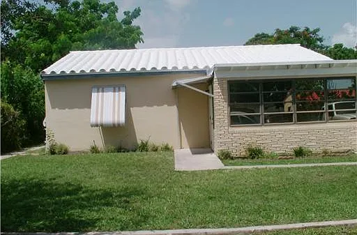 1607 NW 3rd Ave — Photo 1