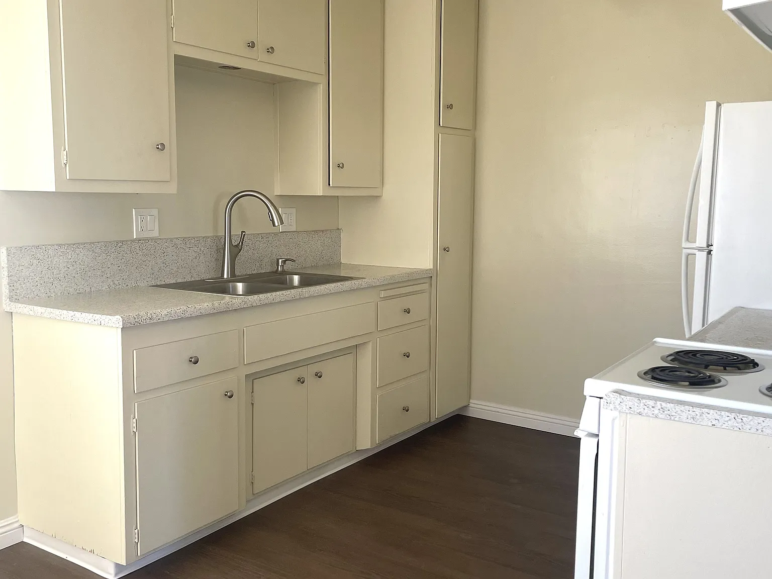 Studio, 460 sqft, $1,550 — Photo 4