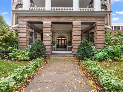 442 Summit Ave APT 4, Saint Paul, MN, 55102