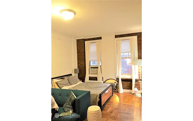 Rented by Douglas Elliman | media 14