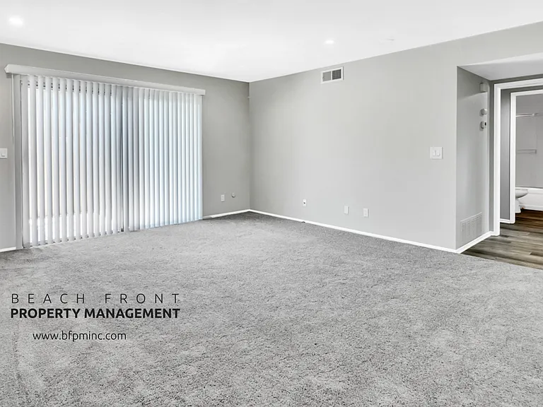 250 E Acacia St — Photo 5