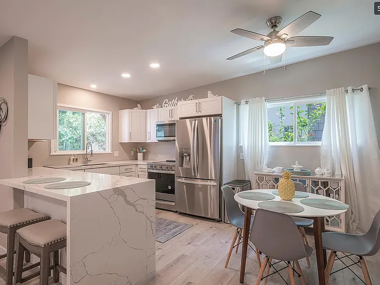 1838 Palm Dr — Photo 4