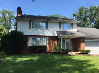 1415 Walshire Dr N, Columbus, OH 43232