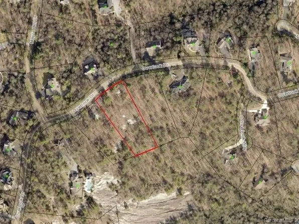 611 Overlook Dr, Flat Rock, NC 28731