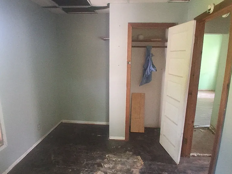 615 N Almond St — Photo 10