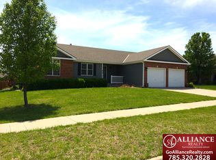 3005 Pecanwood Dr, Manhattan, KS 66502