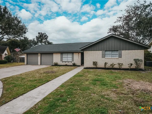 207 Hampshire St, Victoria, TX 77904