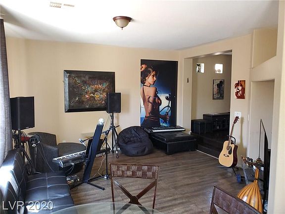 4th image of 981 Dancing Vines Ave
