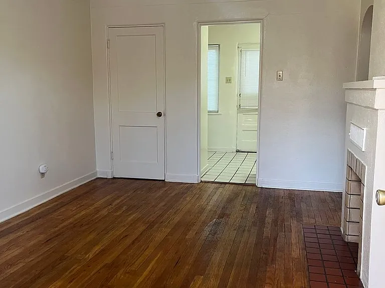 Regina Apartments — Photo 27