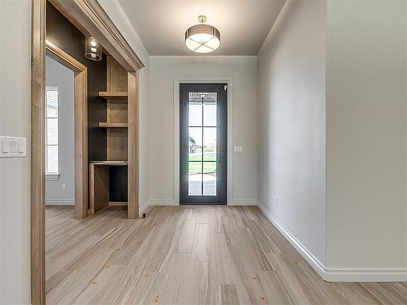 5th image of 9508 Quail Hollow Way