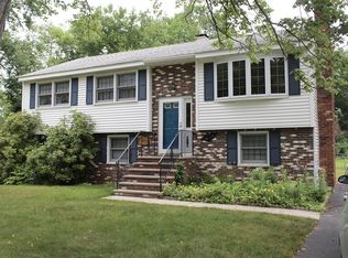 8 Lampson Ln, Billerica, MA 01821
