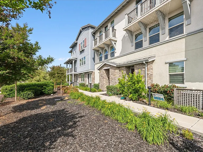 3910 Scottfield St — Photo 49