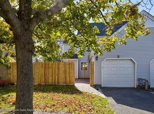 3 Robinson Ct, Freehold, NJ 07728
