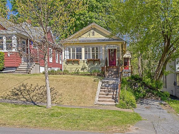 5th image of 604 Schuyler St