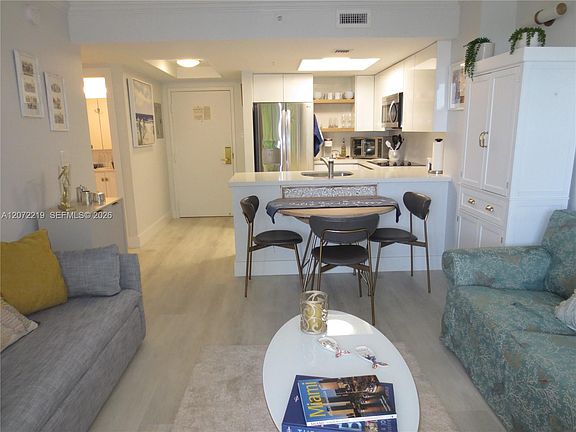 5th image of 2951 S Bayshore Dr #505